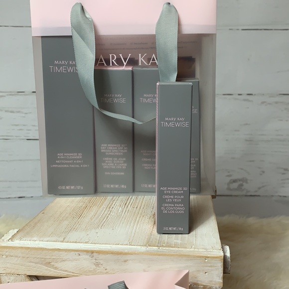 Normal to dry skin* Age Minimizer 3D 4-in-1 Cleanser Set - Picture 6 of 6